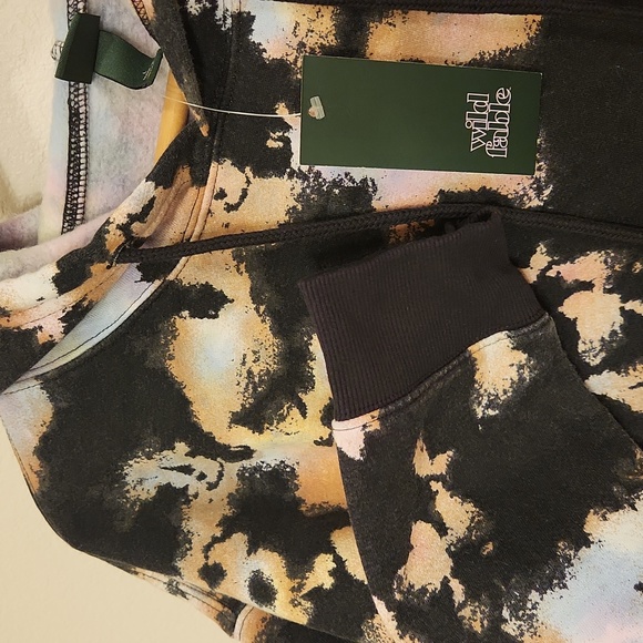 Wild Fabel Crop Hoodie - Picture 4 of 6